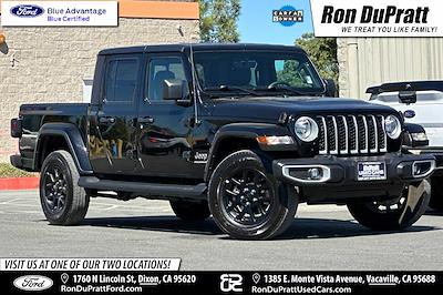 Used 2023 Jeep Gladiator Overland Crew Cab 4x4, Pickup for sale #27360 - photo 1