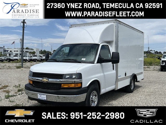 https://az96929.vo.msecnd.net/img/00062/inventory/M23517/large/2023-chevrolet-express-3500-supreme-box-truck-1.jpg?1572555814