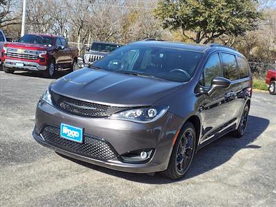 Used 2020 Chrysler Pacifica Touring L FWD, Minivan for sale #131786B1 - photo 1
