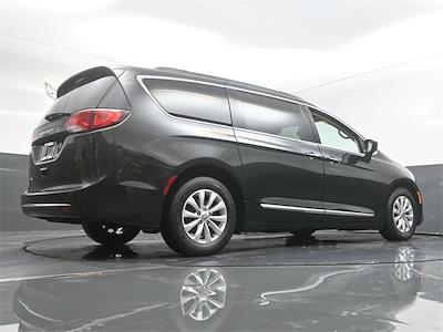 Used 2017 Chrysler Pacifica Touring L FWD, Minivan for sale #HCV250604A - photo 2