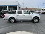 Used 2015 Nissan Frontier SV Crew Cab 4x4, Pickup for sale #19625A - photo 3