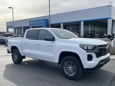 New 2024 Chevrolet Colorado LT Crew Cab 4x4, Pickup for sale #24T1320 - photo 1