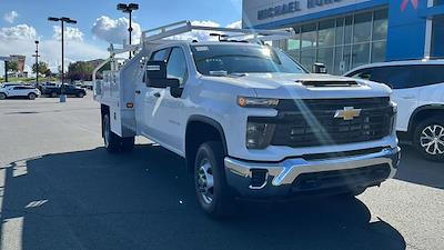 New 2024 Chevrolet Silverado 3500 Work Truck Crew Cab 4WD, 9' 5" Knapheide Value-Master X Flatbed Truck for sale #FCC24217 - photo 1