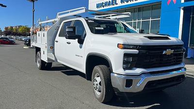 New 2024 Chevrolet Silverado 3500 Work Truck Crew Cab 4WD, 9' 5" Knapheide Value-Master X Flatbed Truck for sale #FCC24218 - photo 1