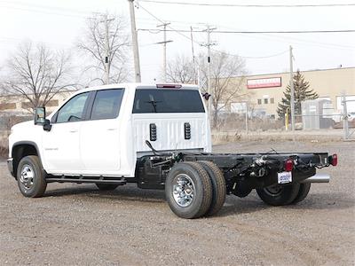 2025 Chevrolet Silverado 3500 Crew Cab 4x4, Cab Chassis for sale #51322 - photo 2