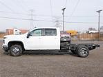 2025 Chevrolet Silverado 3500 Crew Cab 4x4, Cab Chassis for sale #51322 - photo 4