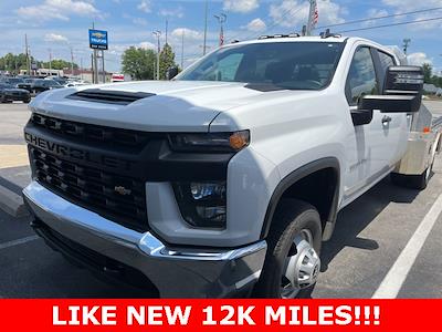 Used 2022 Chevrolet Silverado 3500 Work Truck Crew Cab 4x2, Monroe T-Series TowPRO Flatbed Truck for sale #12260T - photo 1