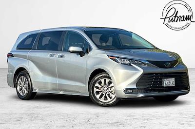 Used 2022 Toyota Sienna XLE FWD, Minivan for sale #C03545A - photo 1