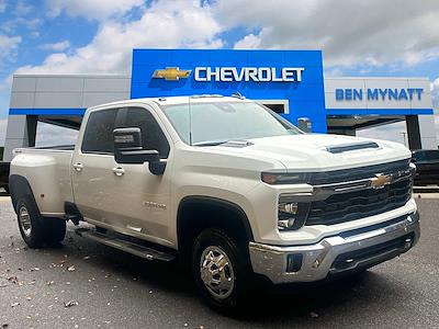 2025 Chevrolet Silverado 3500 Crew Cab 4WD, Pickup for sale #M123663 - photo 1