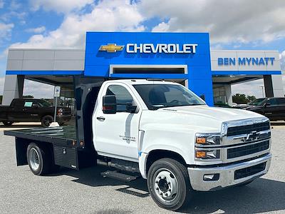 2023 Chevrolet Silverado 5500 Regular Cab DRW RWD, Flatbed Truck for sale #M403681 - photo 1