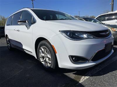 Used 2020 Chrysler Pacifica Limited FWD, Minivan for sale #PXA185465 - photo 1