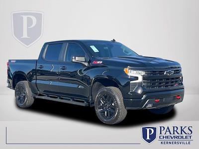 New 2025 Chevrolet Silverado 1500 LT Crew Cab 4x4, Pickup for sale #119353 - photo 1