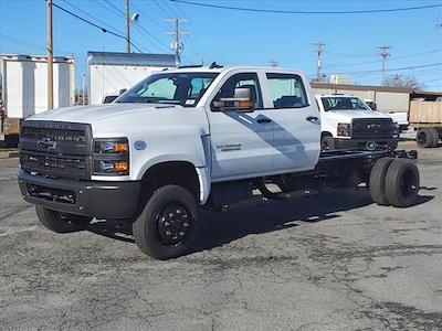 2023 Chevrolet Silverado 5500 Crew Cab DRW 4x4, Cab Chassis for sale #FK6522 - photo 1