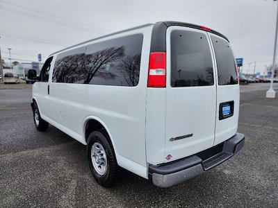 Used 2018 Chevrolet Express 3500 LT 4x2, Passenger Van for sale #L331779P - photo 2