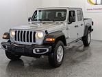 Used 2023 Jeep Gladiator Sport Crew Cab 4x4, Pickup for sale #B10579 - photo 4