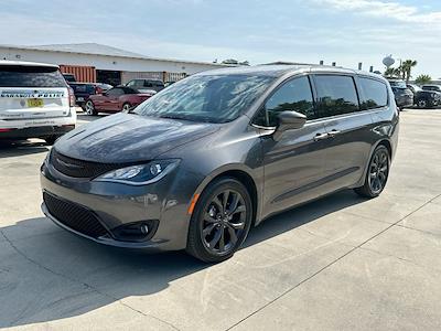 Used 2019 Chrysler Pacifica Touring Plus FWD, Minivan for sale #M8170A - photo 1