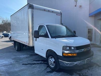 Used 2019 Chevrolet Express 3500 4x2, 15' Morgan Truck Body Parcel Aluminum Box Van for sale #668680 - photo 1