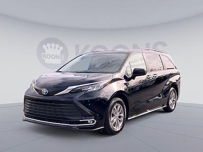 Used 2023 Toyota Sienna XLE FWD, Minivan for sale #000P8148 - photo 1