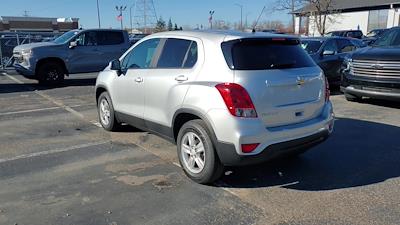 2021 Chevrolet Trax AWD, Hatchback for sale #JD17561 - photo 2