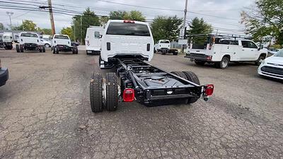 2024 Chevrolet Silverado 5500 Crew Cab DRW 4WD, Cab Chassis for sale #CCN2762 - photo 2