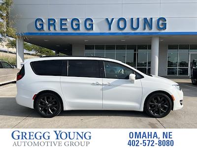 Used 2018 Chrysler Pacifica Touring L FWD, Minivan for sale #T30057A - photo 1