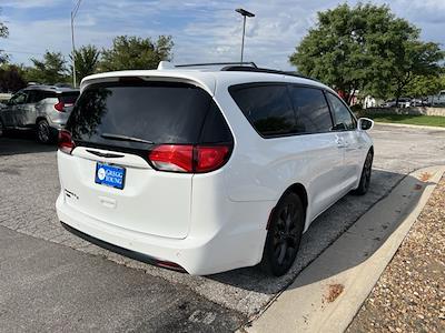 Used 2018 Chrysler Pacifica Touring L FWD, Minivan for sale #T30057A - photo 2