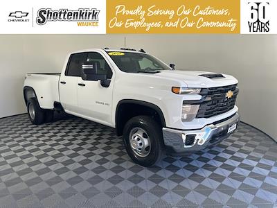 2025 Chevrolet Silverado 3500 Double Cab 4x4, Pickup for sale #50365 - photo 1