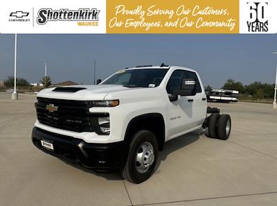 2025 Chevrolet Silverado 3500 Crew Cab 4x4, Cab Chassis for sale #50499 - photo 1