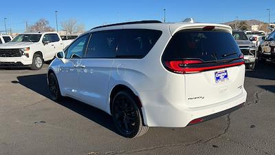 Used 2022 Chrysler Pacifica Limited AWD, Minivan for sale #24-1801A - photo 2