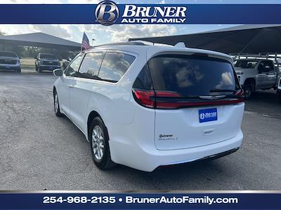 2022 Chrysler Pacifica FWD, Minivan for sale #8406 - photo 2