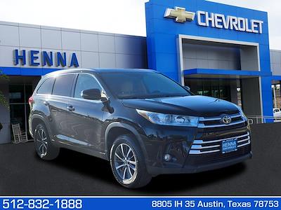 Used 2019 Toyota Highlander XLE 4x2, SUV for sale #KS568769 - photo 1