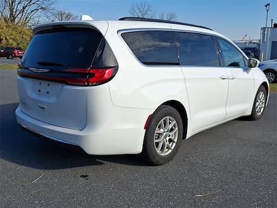 Used 2022 Chrysler Pacifica Touring L FWD, Minivan for sale #2554221 - photo 2