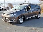 Used 2017 Chrysler Pacifica Touring L FWD, Minivan for sale #7554981 - photo 4