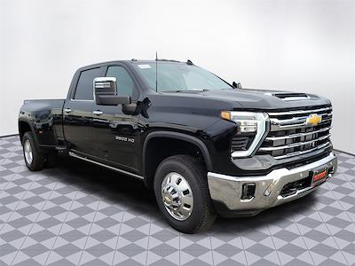 2025 Chevrolet Silverado 3500 Crew Cab 4x4, Pickup for sale #24238 - photo 1