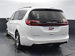 Used 2022 Chrysler Pacifica Limited FWD, Minivan for sale #R36210 - photo 2