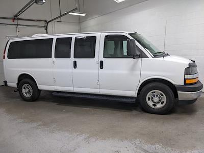 2017 Chevrolet Express 3500 SRW 4x2, Passenger Van #1DW0531 - photo 2