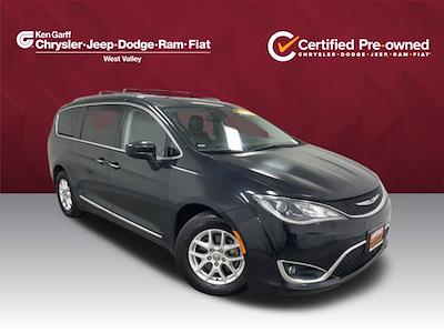 Used 2020 Chrysler Pacifica Touring L FWD, Minivan for sale #1DD1379 - photo 1