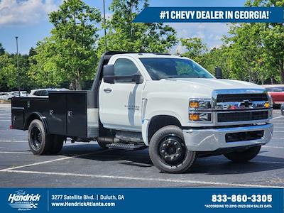 2023 Chevrolet Silverado 5500 Regular Cab DRW RWD, Knapheide PGTD Gooseneck Flatbed Truck for sale #CR99166 - photo 1