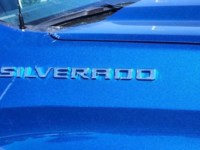 2022 Chevrolet Silverado 1500 Crew Cab 4x4, Pickup #N54219 - photo 2