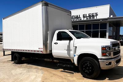 New 2024 Chevrolet Silverado 5500 Work Truck Regular Cab 2WD, Box Truck for sale #619041 - photo 1