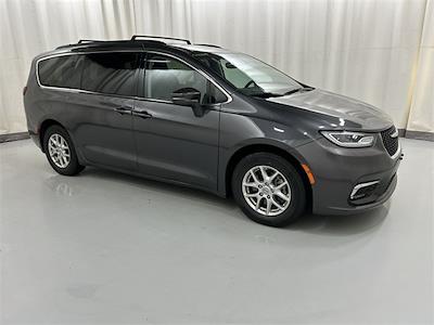 Used 2022 Chrysler Pacifica Touring L FWD, Minivan for sale #50406AQ - photo 1