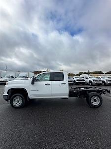 2025 Chevrolet Silverado 2500 Double Cab 4x4, Cab Chassis for sale #29417 - photo 2