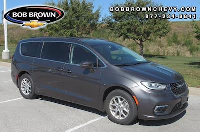 Used 2022 Chrysler Pacifica Touring L FWD, Minivan for sale #JP132256 - photo 1