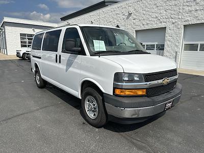 2019 Chevrolet Express 3500 SRW RWD, Passenger Van #113098 - photo 1