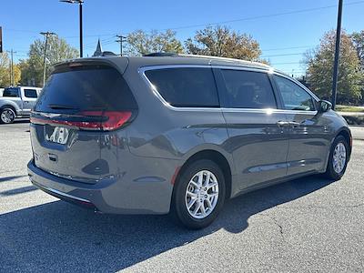 Used 2022 Chrysler Pacifica Touring L FWD, Minivan for sale #152782 - photo 2