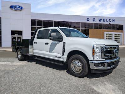 New 2024 Ford F-350 Crew Cab RWD, Knapheide PGTD Gooseneck Flatbed Truck for sale #00T31510 - photo 1