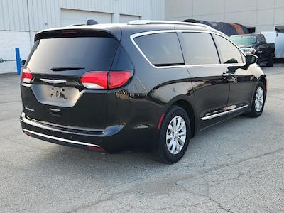 Used 2018 Chrysler Pacifica Touring L FWD, Minivan for sale #Z5855 - photo 2