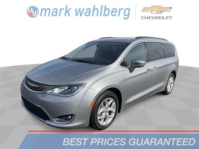 Used 2017 Chrysler Pacifica Touring L FWD, Minivan for sale #CF4T228475A - photo 1