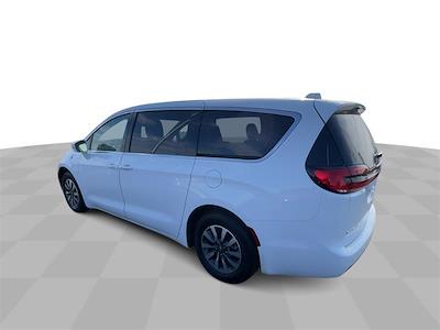 Used 2022 Chrysler Pacifica Touring L FWD, Minivan for sale #PCA160961 - photo 2