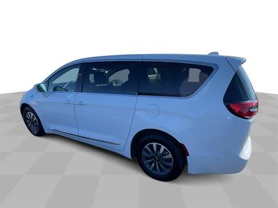 Used 2022 Chrysler Pacifica Limited FWD, Minivan for sale #PCA160993 - photo 2